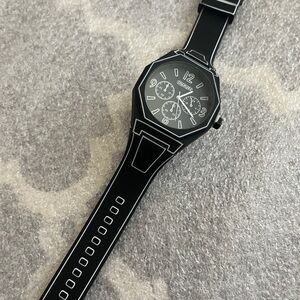 New Dsimple 2D “Sketched Look” Outline Art Watch - Black With White Trim.